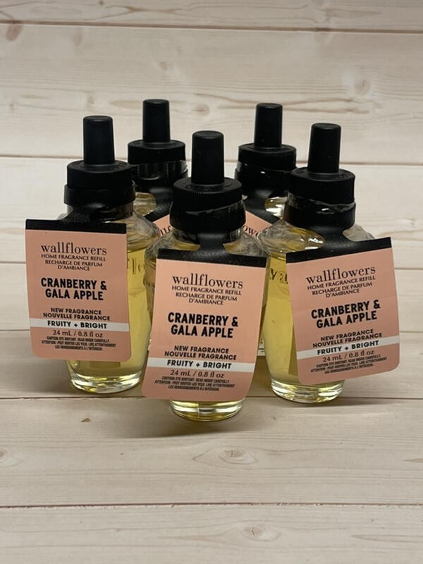 Bath & Body Works Cranberry & Gala Apple Wallflowers Refills x5 gallery