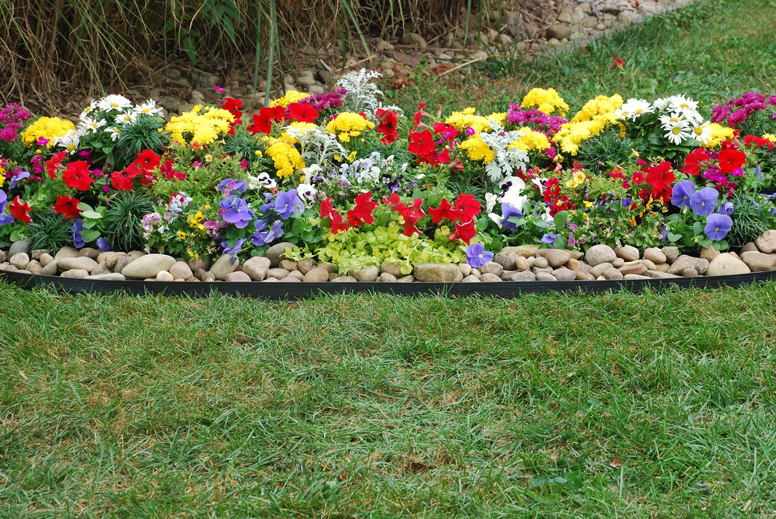 EasyFlex Tall Wall No-Dig Landscape Edging, 90' kit 90 Foot, Black gallery