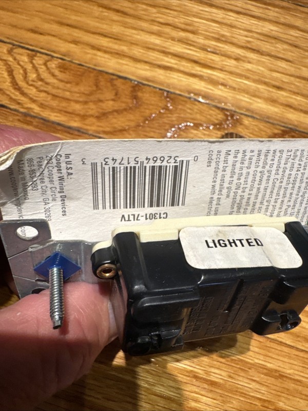 Cooper Wiring Lighted Toggle Switch, 15 amp,120 volt Ivory Lot Of 2 gallery
