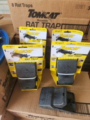 8 – Tomcat Rat Snap Trap. Pack of 8