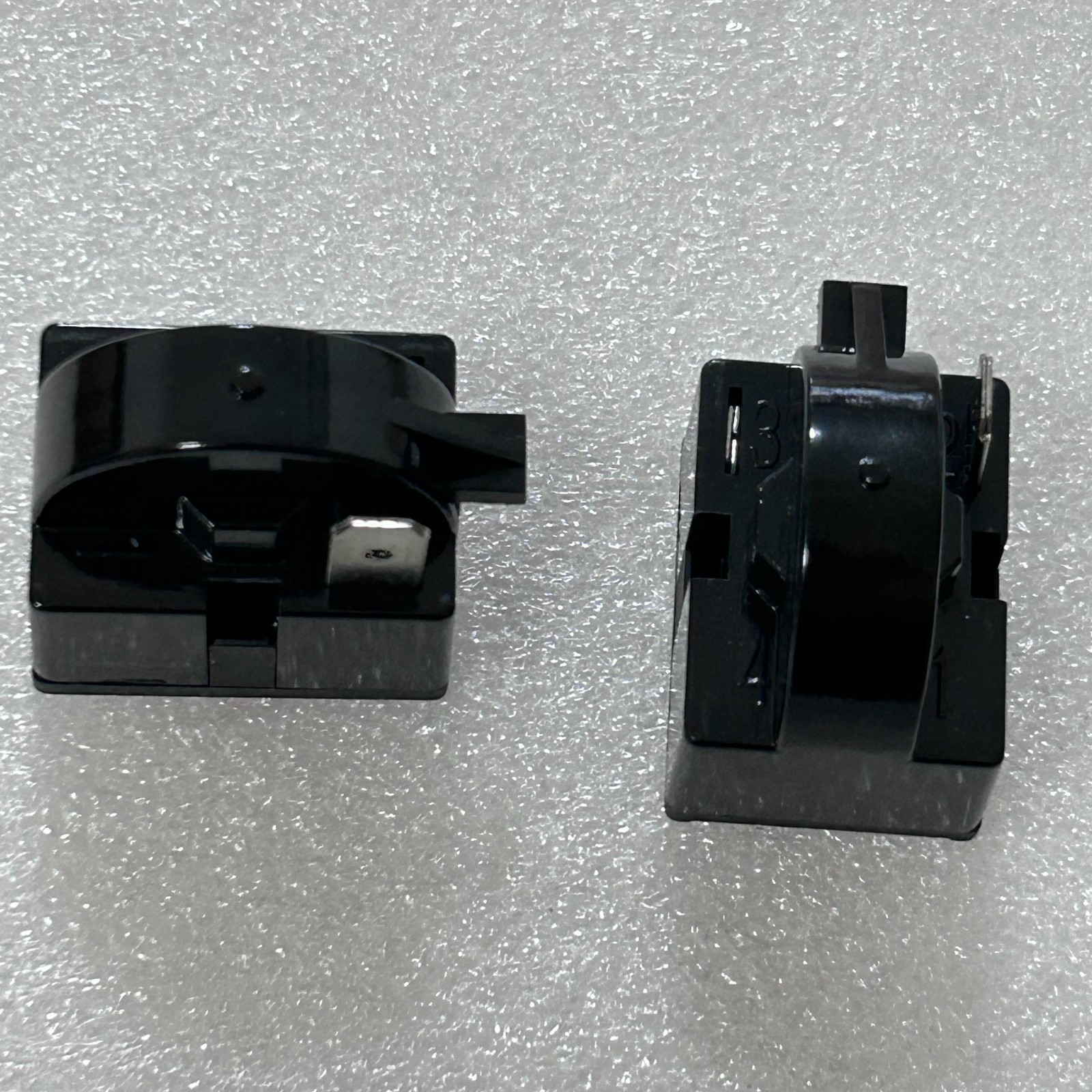 2x QP2-4R7 Start Relay 4.7Ohm 1Pin For QP2-4.7 QP2-4.7G Refrigerator PTC Starter gallery
