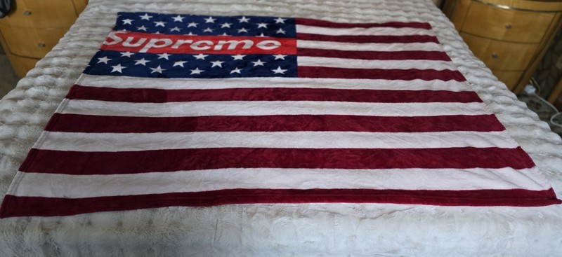 Supreme Throw 60×48" American Flag Plush Vibrant Colors gallery