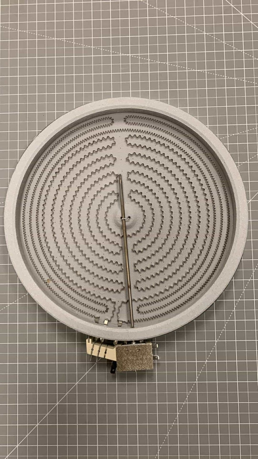 OEM LG Range Radiant Surface Element MEE62385201 for LREL6325F/01 gallery