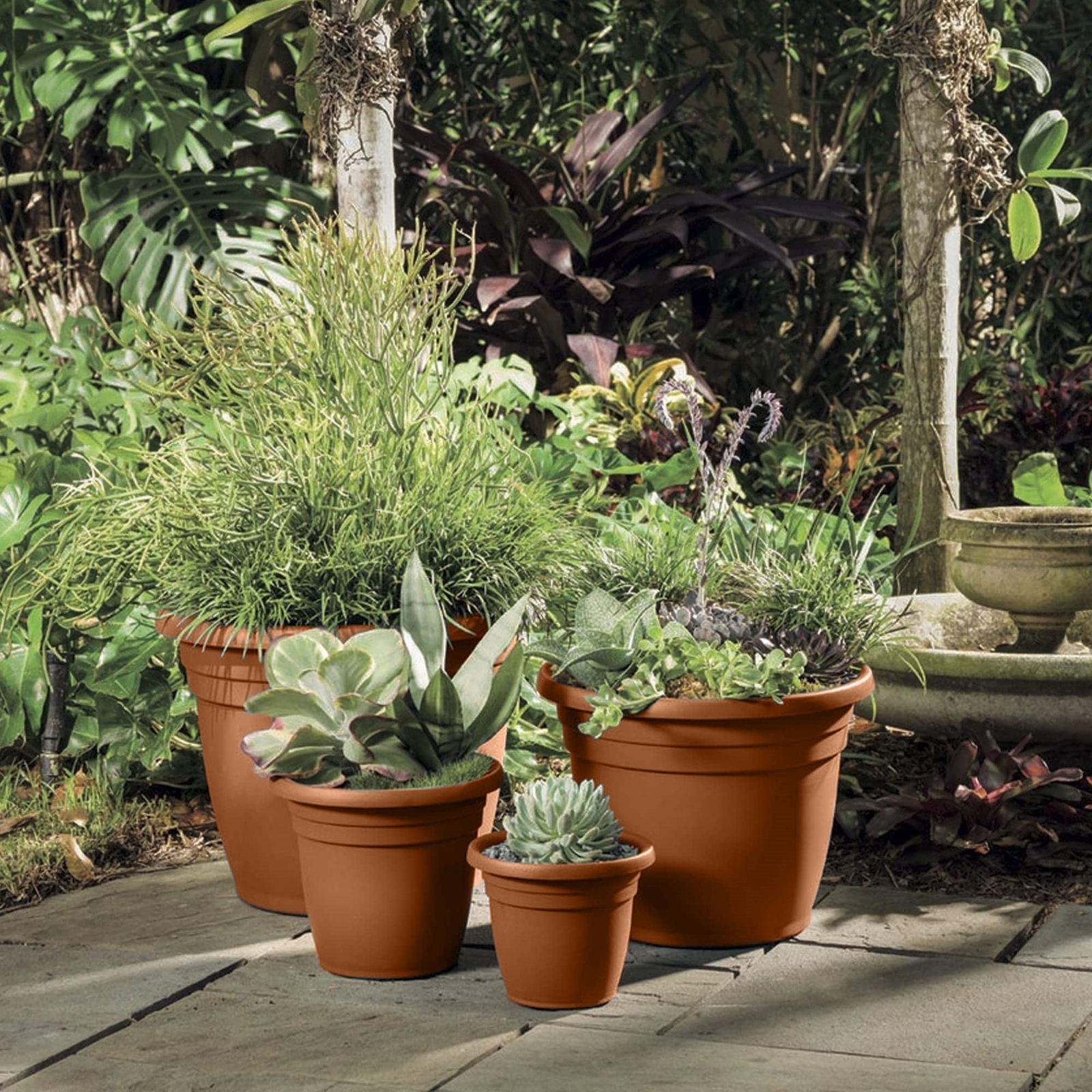 Crescent Garden In/Outdoor Emma Round Plastic Flower Planter, Terracotta, 18in gallery
