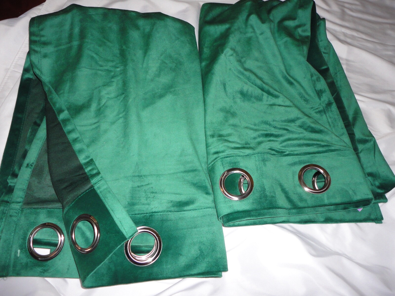 AMALGAMATED TEXTILE SMOOTH EMERALD GREEN VELVET GROMMET (2) DRAPERY PANELS 51X82 gallery