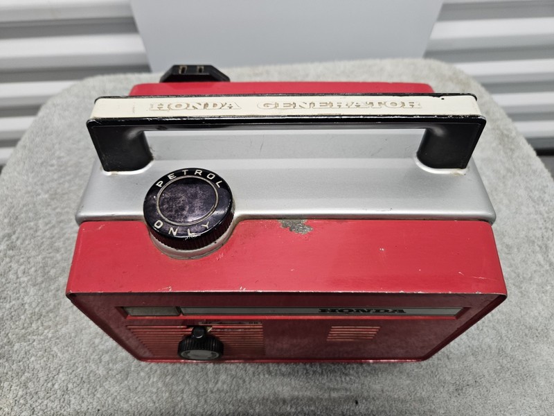 Vintage Honda E40 II Micro Generator gallery