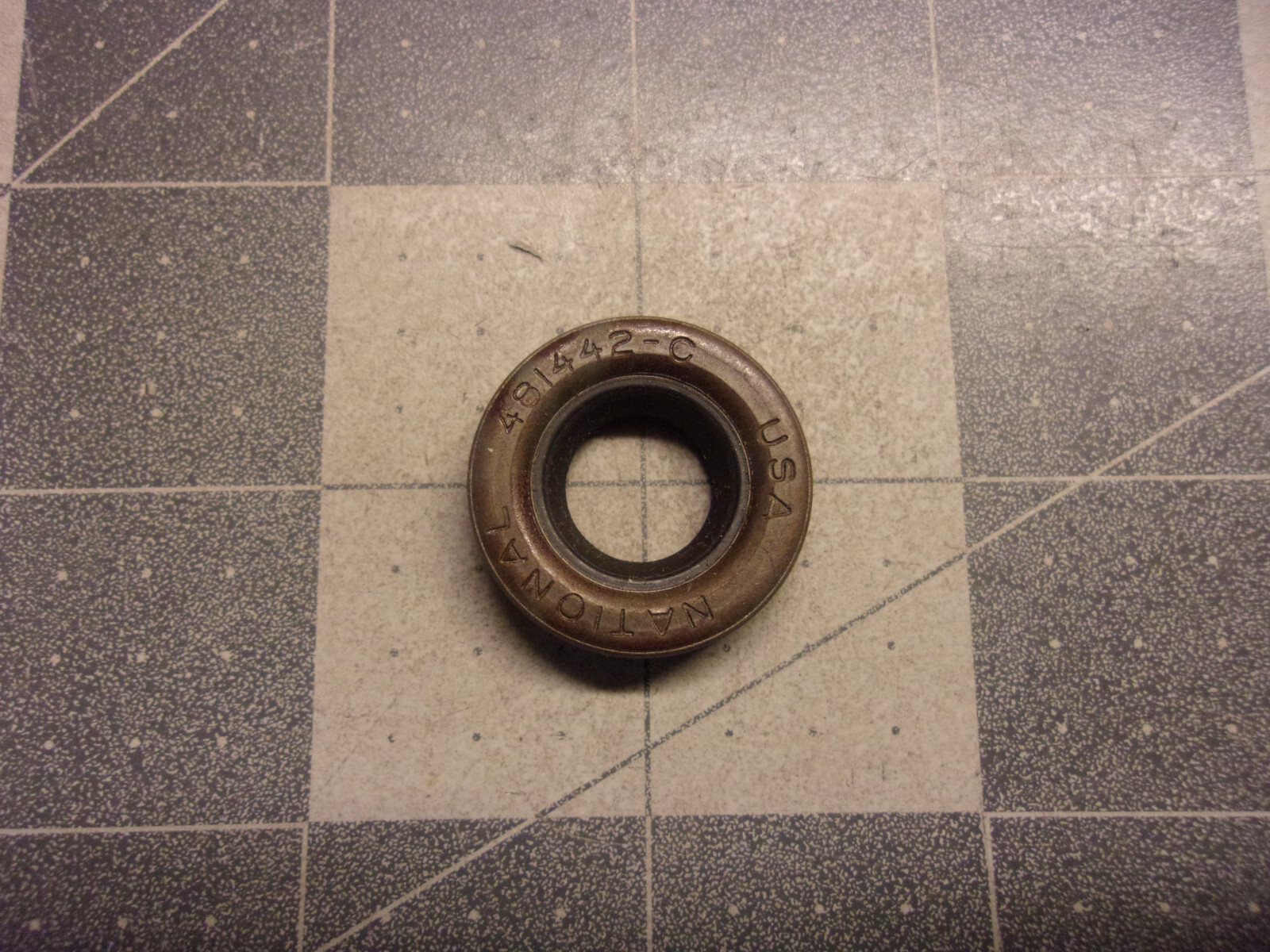 Briggs & Stratton 298041 Oil Seal gallery
