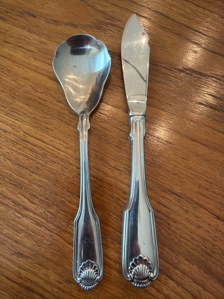 Oneida CLASSIC SHELL Master Butter Knife & Sugar Shell Spoon Stainless CUBE