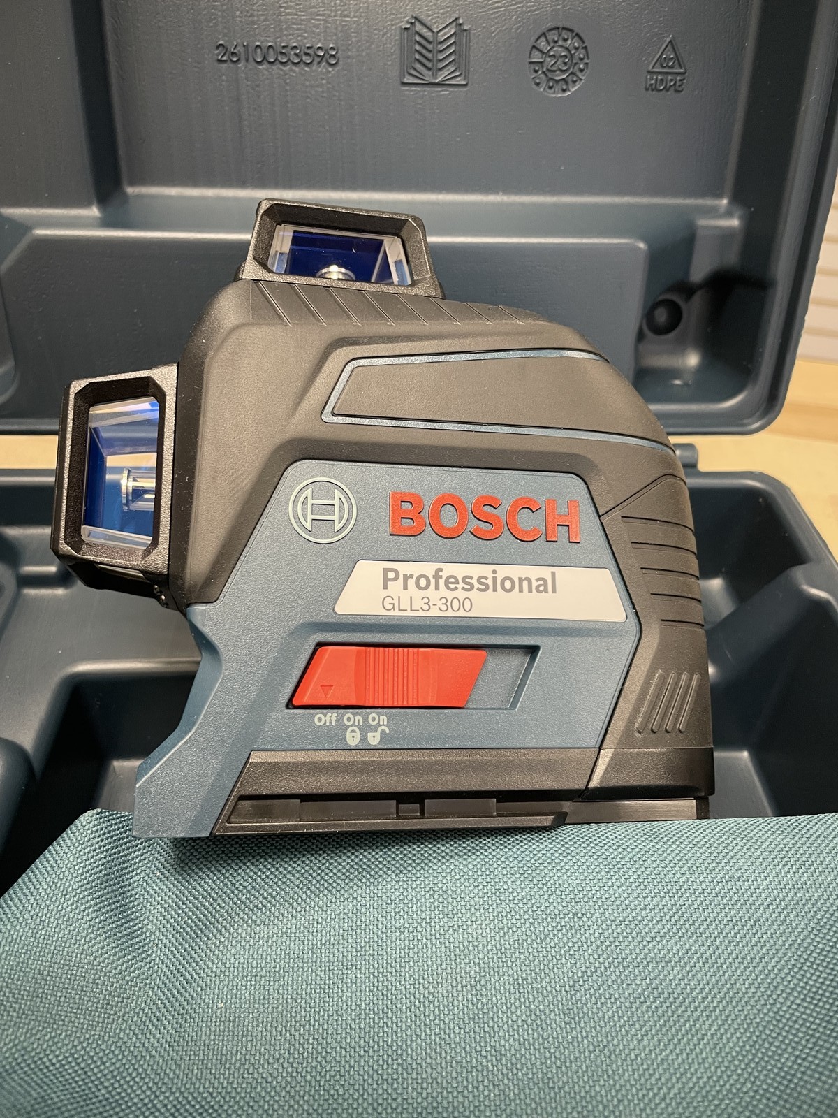 BOSCH GLL3-300 200 Ft 360 degree Three-Plane Leveling and Alignment-Line Laser gallery