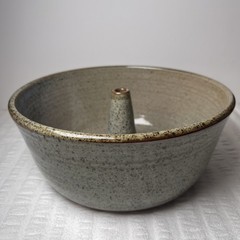 VTG Cake Pan Hand Thrown Ceramic Studio Art Pottery Speckled Glaze Signed