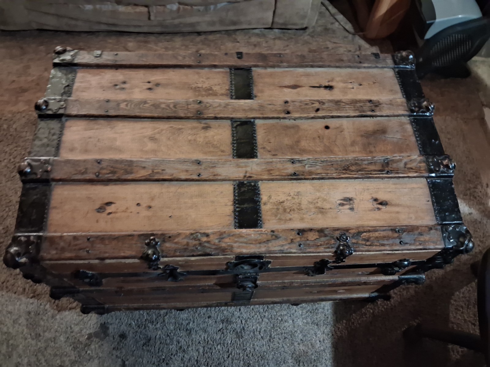 Victorian Wood & Metal Storage Trunk Chest Lockable w/ Handles 38x23x25 gallery