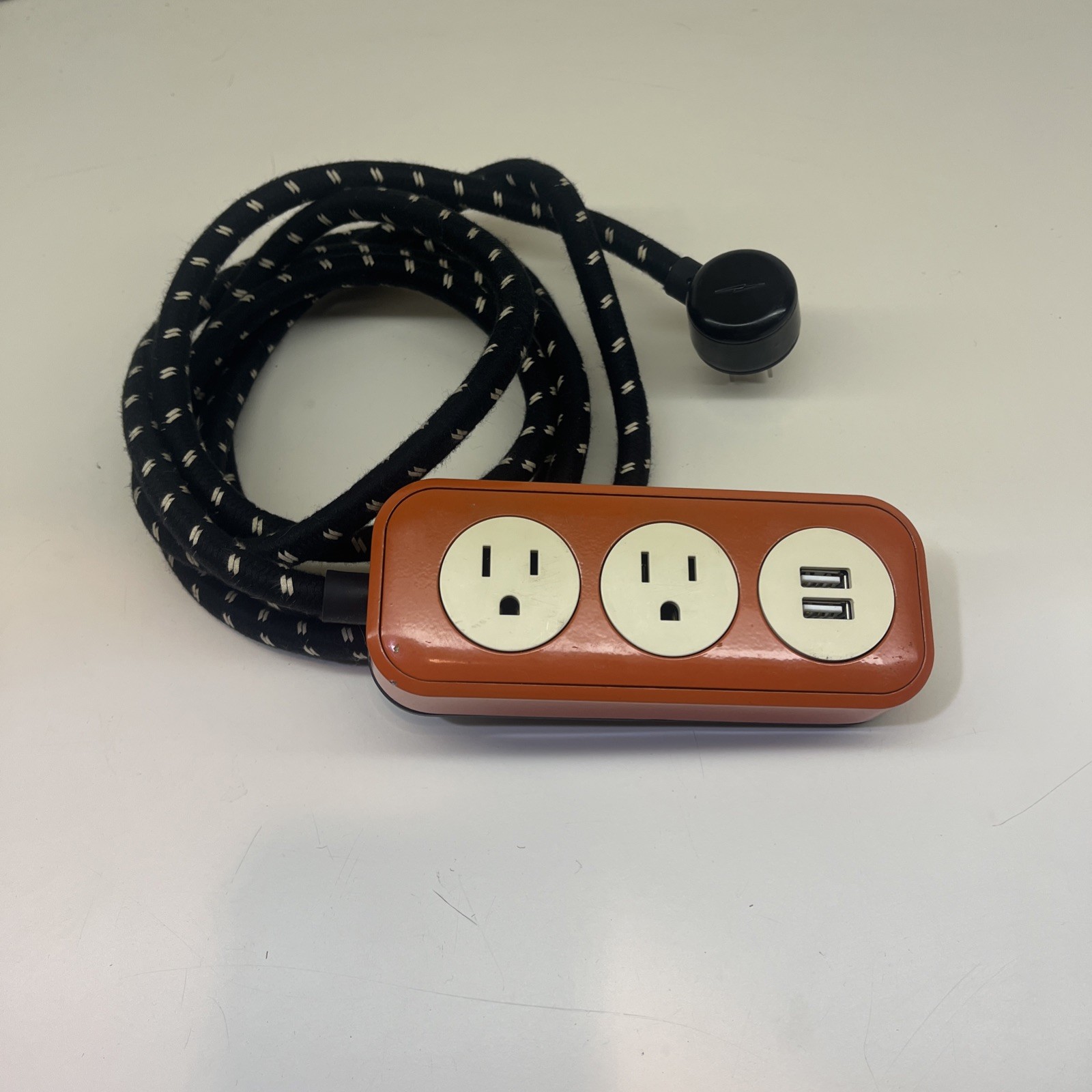 Shinola 2 Port Power Source Orange w/ Black 8ft Cord & USB, Works Great! gallery