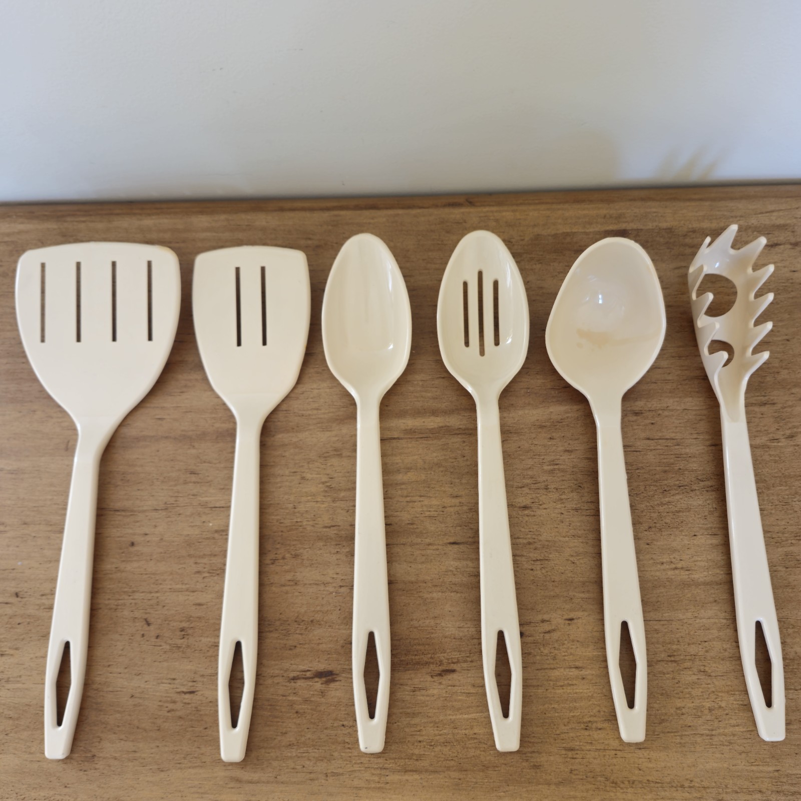 Vtg Tailor Made 6 Pc Nylon Utensil Set Almond Spatula Turner Spoons Ladle USA gallery