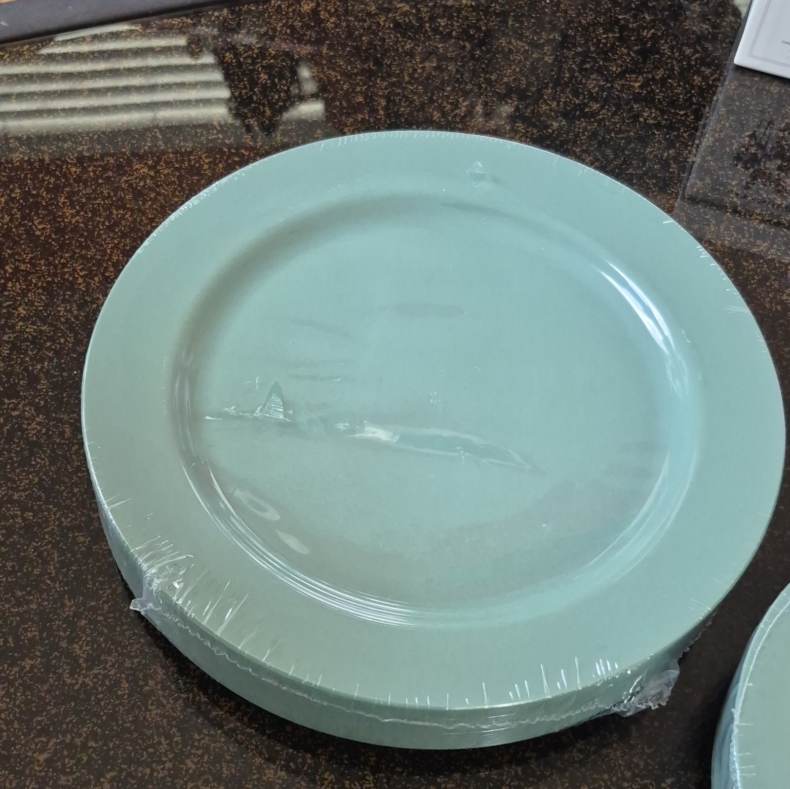Green Plastic Disposable Party Plates Set Solid Plain for Adults gallery
