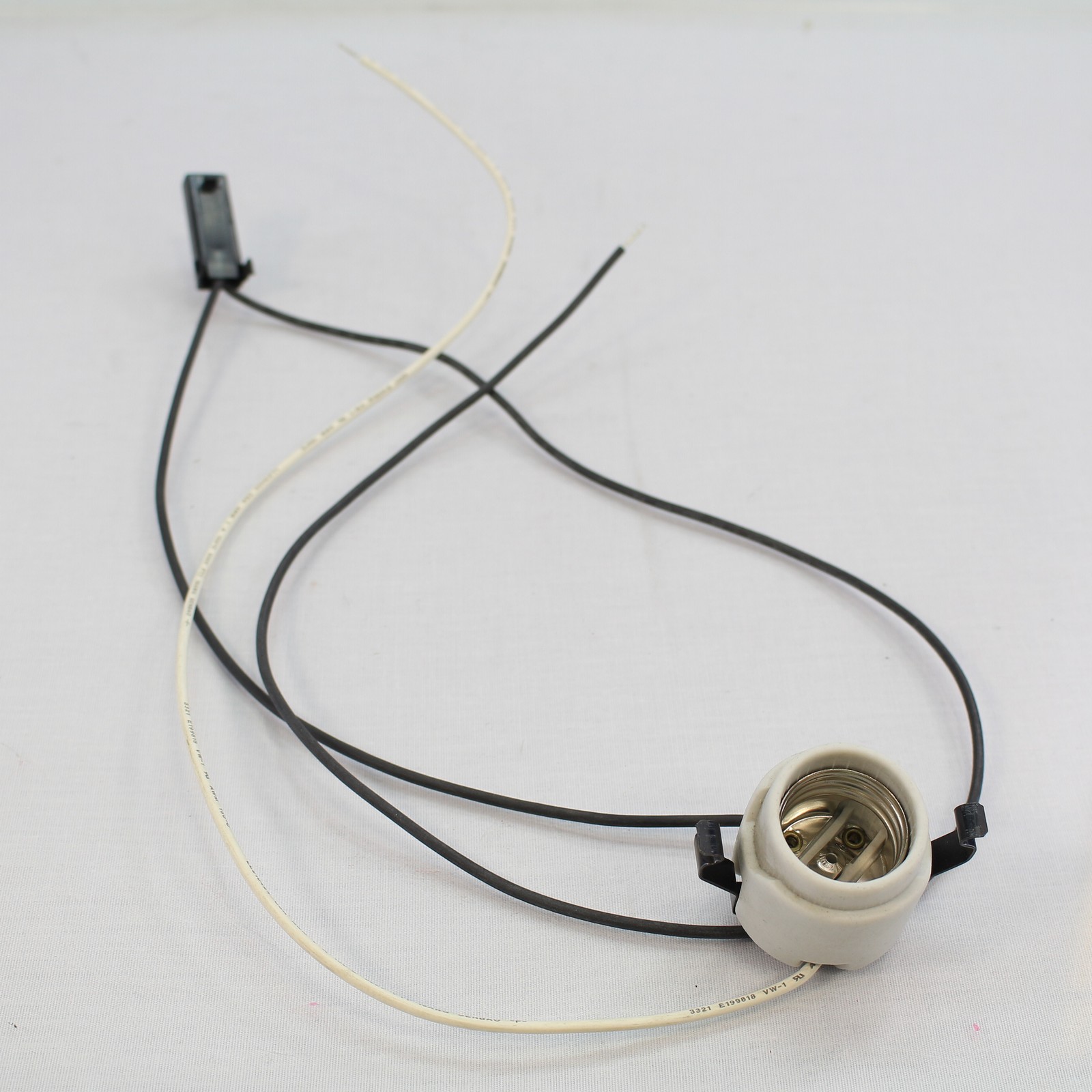 Leviton Porcelain Snap-In Lampholder Light Socket 95 DegrC Thermostat 660W 31282 gallery