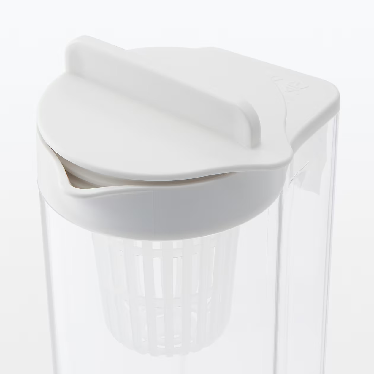 MUJI cold water bottle with strainer 2L gallery