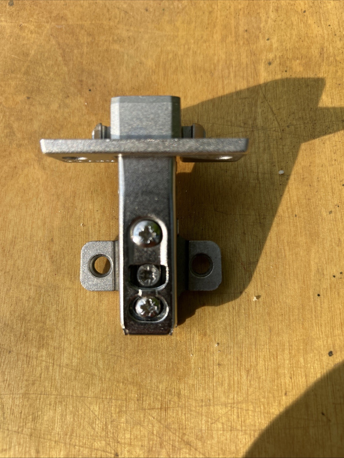 Grass 1000 Cabinet Hinge 90° Slide-On - Self Close (DIE CAST CUP VERSION) NEW gallery