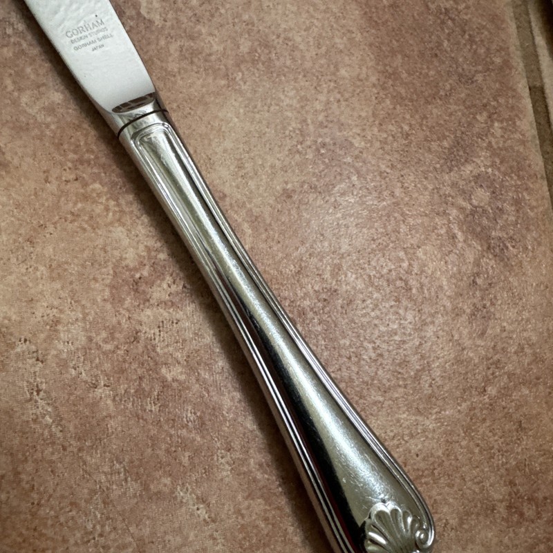 Gorham Shell 2 Dinner Knives Stainless Steel 18/8 Flatware gallery