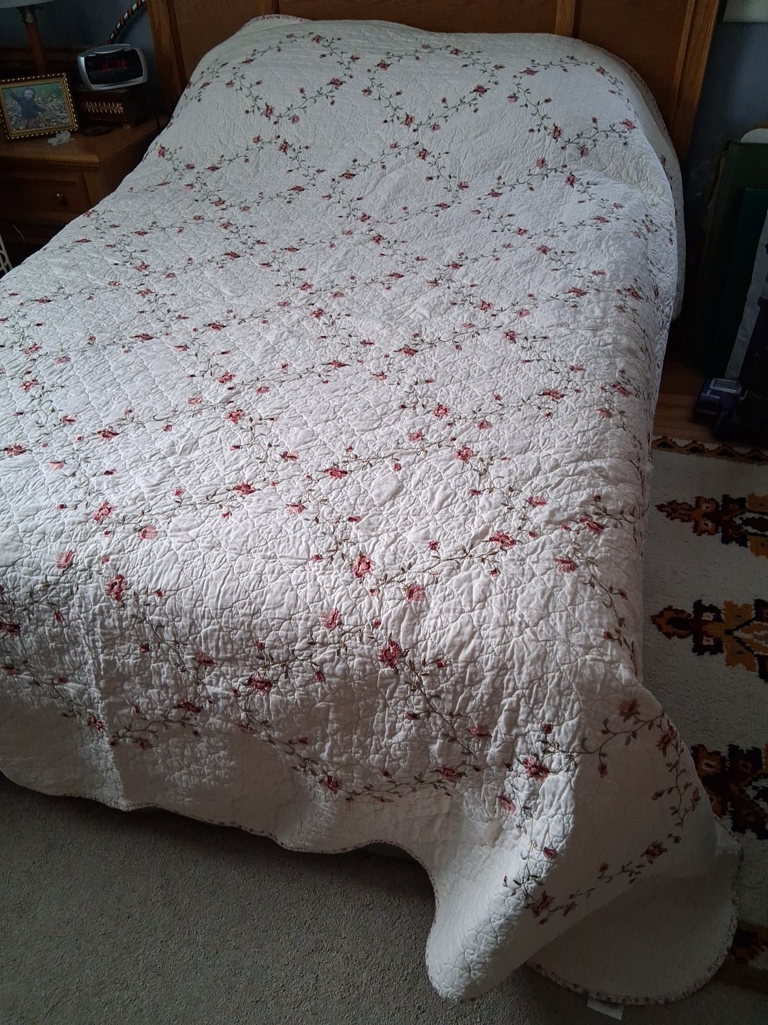 Better Homes & Gardens Hannelore Roses Quilt Scalloped 100 X 90 Bedspread gallery