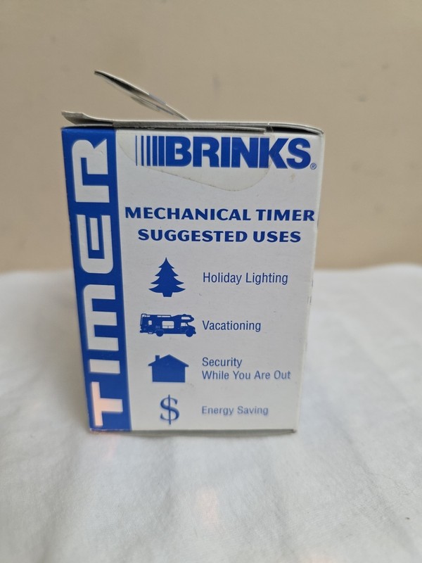 Brinks 42-1020 Mechanical Timer Grounded Plug 120V For Indoor Use Only gallery