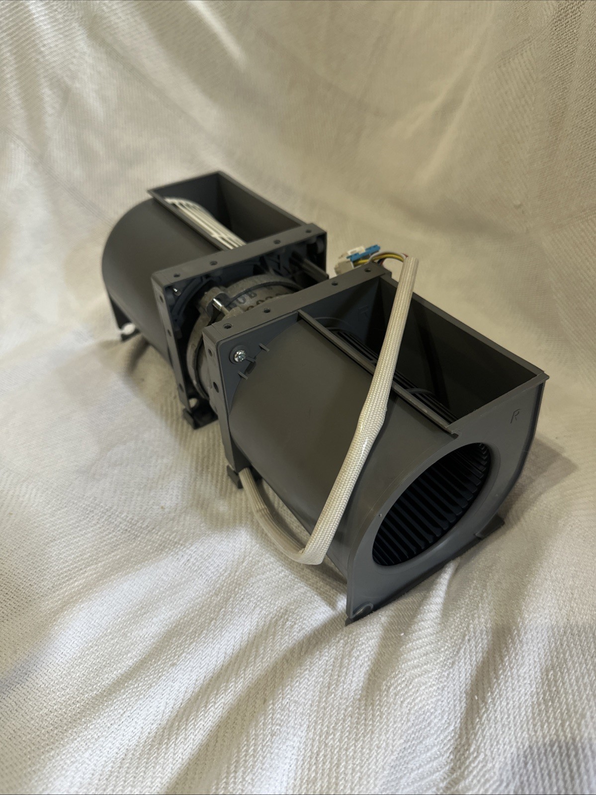 Conventional Distribution Room Air Blower, Fan Double wind Turbine Fan gallery