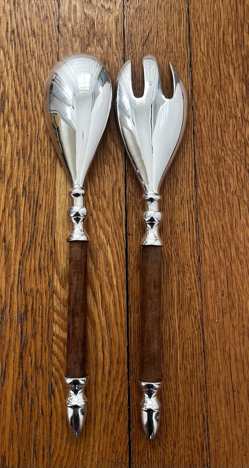 Two’s Company Silver Plated Serving Salad Spoon and Fork Set Rosewood Handles gallery