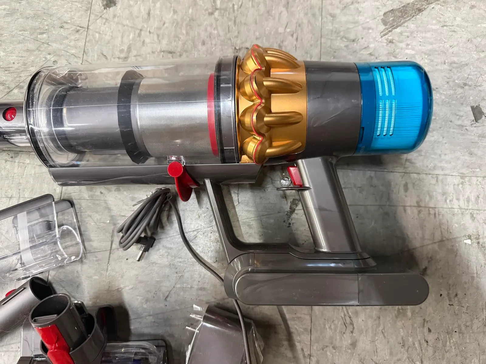 DYSON V15 DETECT ABSOLUTE CORDLESS STICK VACUUM CLEANER FACTORY REFURBISHED gallery