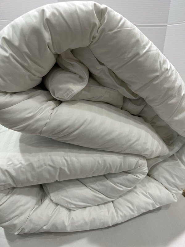 Pottery Barn Hydrocool Moisture Wicking Down Alternative Duvet Insert Full Queen gallery