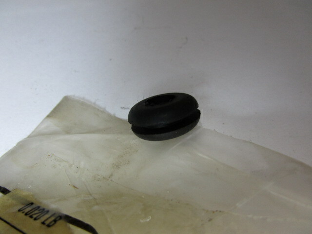 Toro 237-89 Snowblower Fuel Tank Grommet for 38040, 38045, 38050, 38180, 38181 gallery