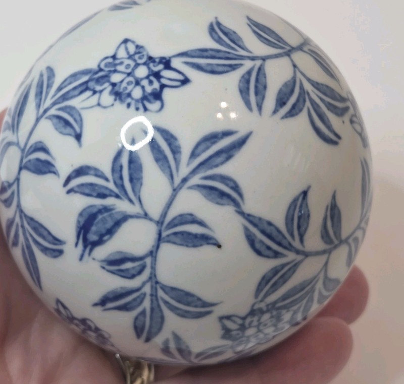 Asian Inspired Decorative Ceramic Spheres/Balls Blue & White Florals Set of 4 3" gallery