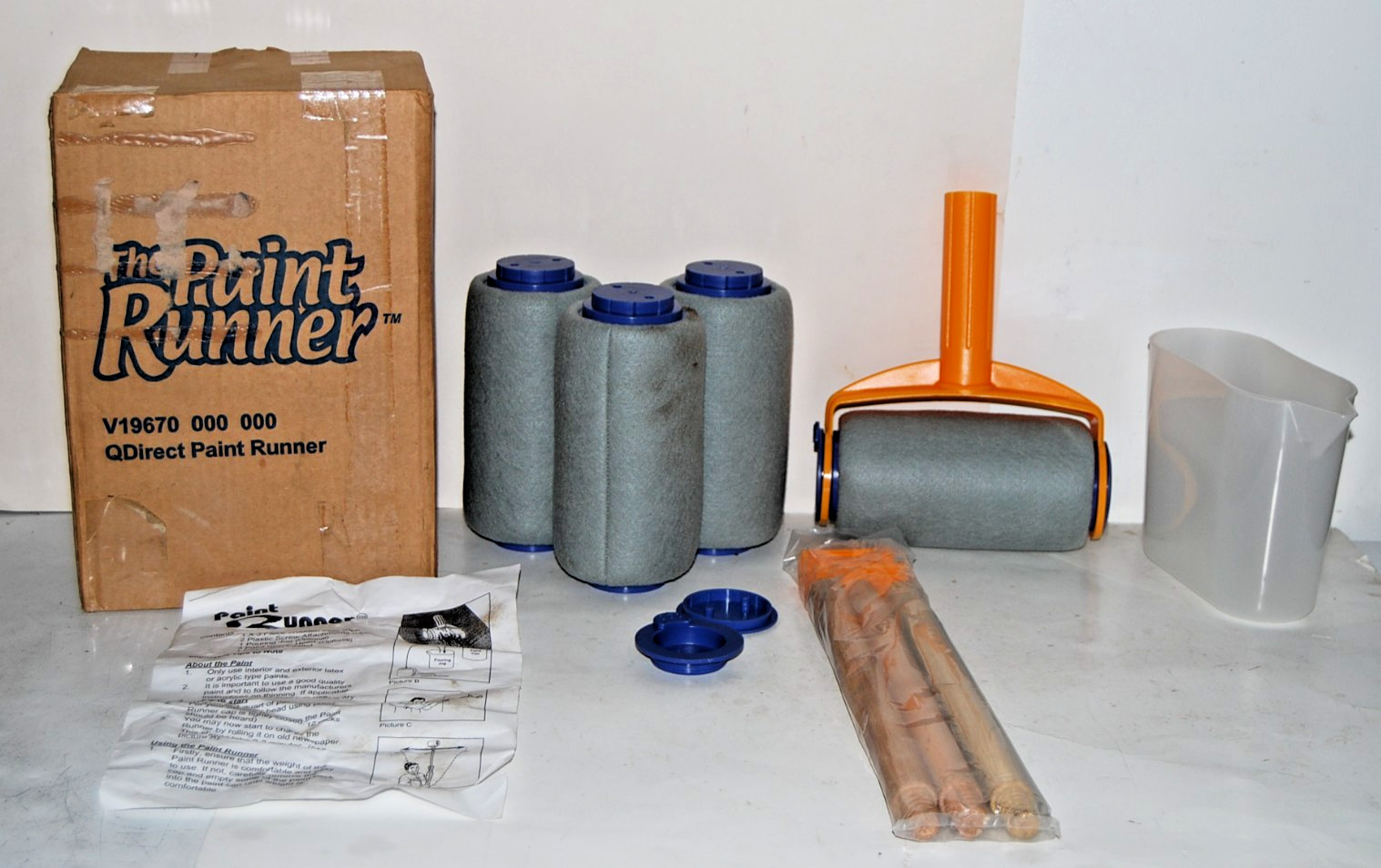 🖌️ THE PAINT RUNNER Deluxe PAINT ROLLER KIT No Mess Non-Drip 3 EXTRA ROLLERS🖌️ gallery
