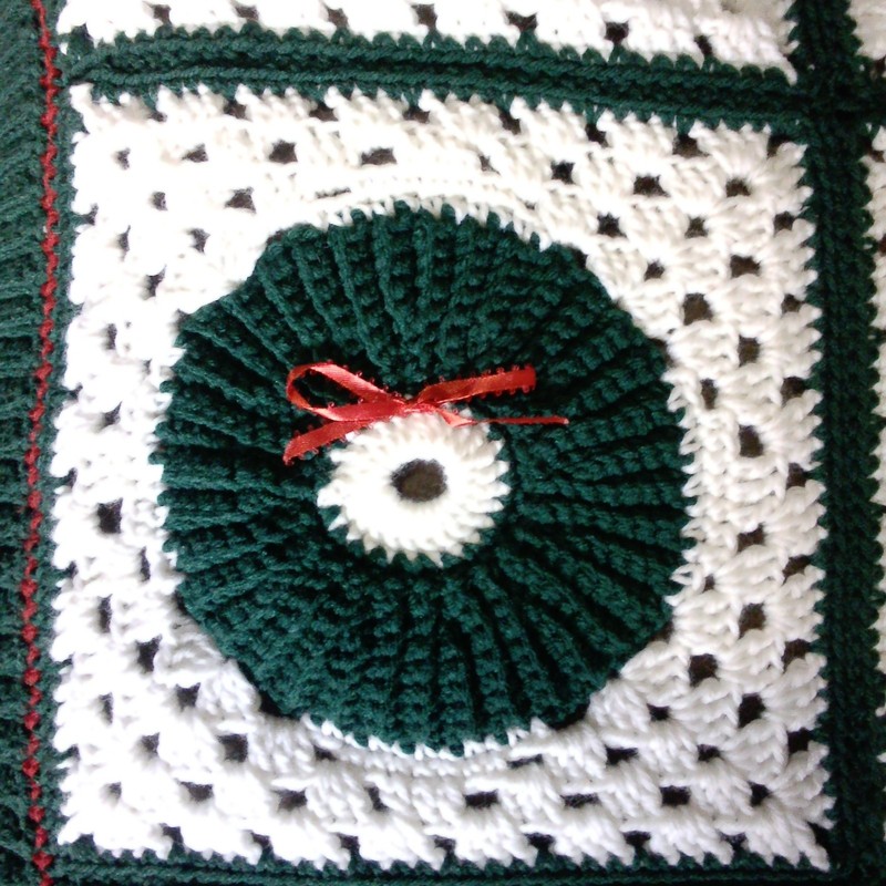 Handmade Granny Square Afghan Sofa Throw Wreath Design Green White Red gallery