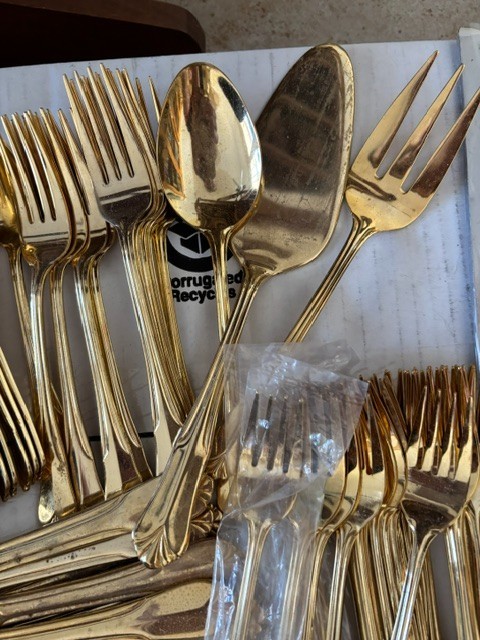 Vintage Hampton Silversmiths Stainless Gold Electroplate Finish 77 Pieces gallery