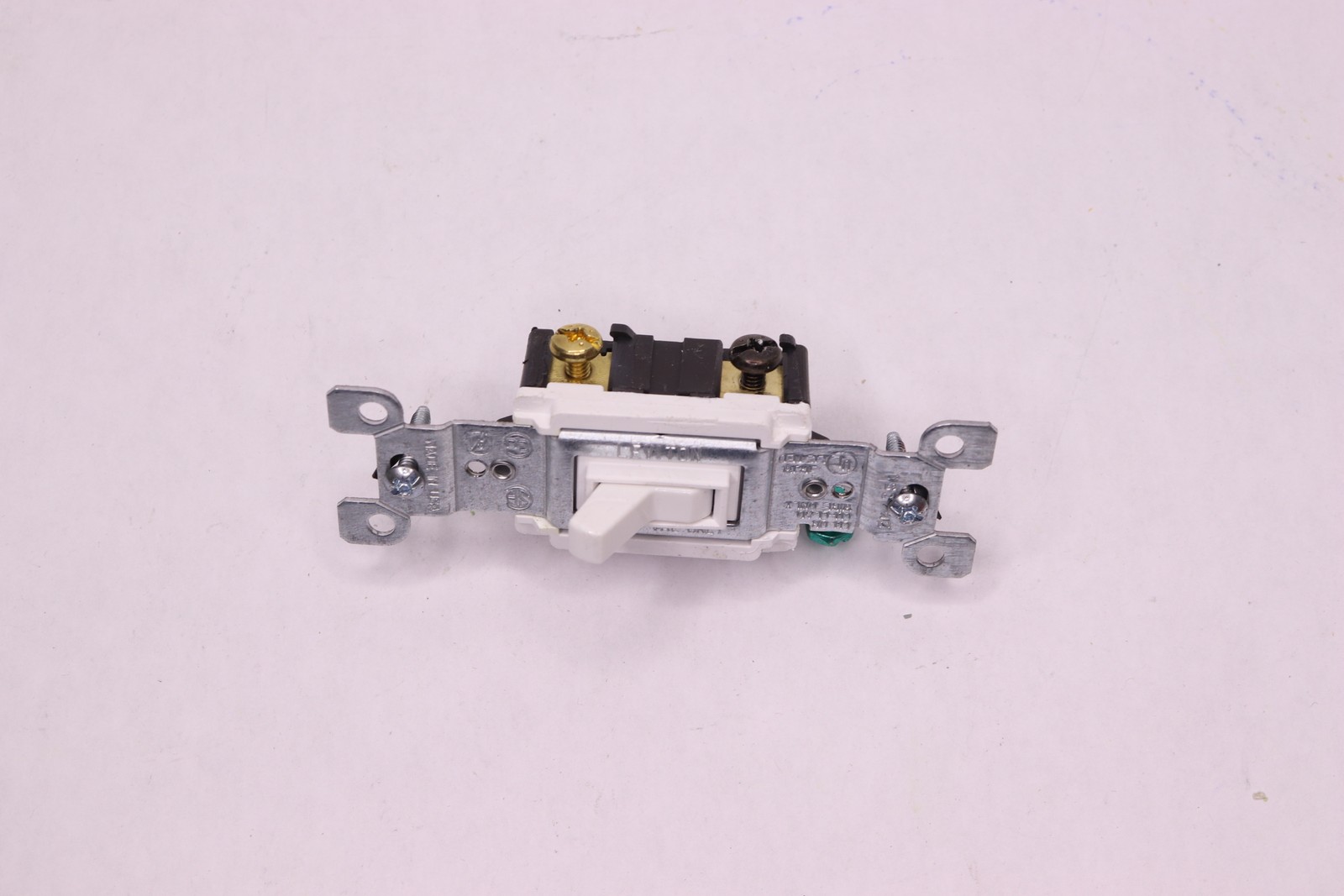 Leviton 15 Amp 3-Way Toggle Switch, White gallery