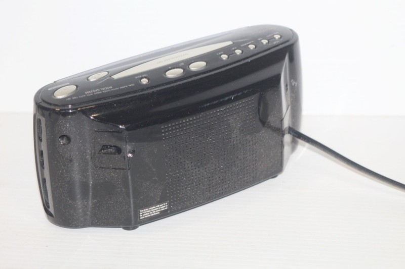 Emerson Research SmartSet CKS2288B Digital Dual Alarm Clock AM FM Radio gallery