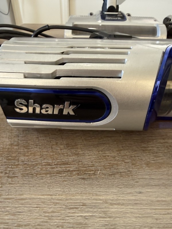 SHARK ~ HZ251 ~ Ultralight Corded Stick Vacuum ~ With Self-Cleaning Brushroll gallery