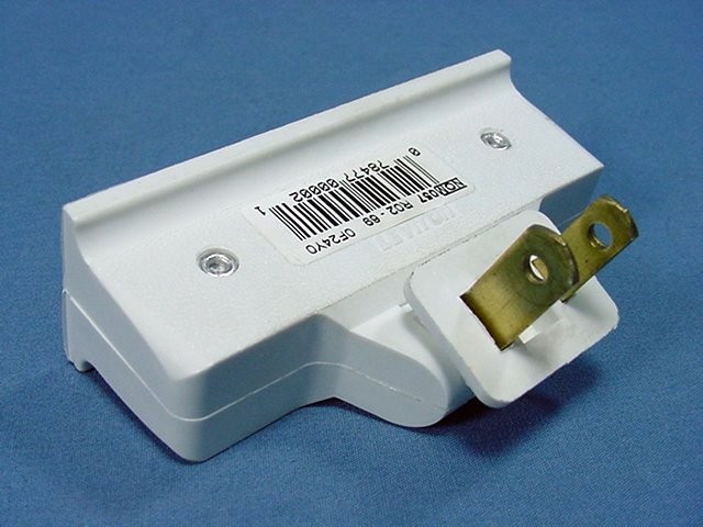 Leviton 69-W White Non-Grounding Triplex Swivel Receptacle Outlet Bulk Adapter gallery