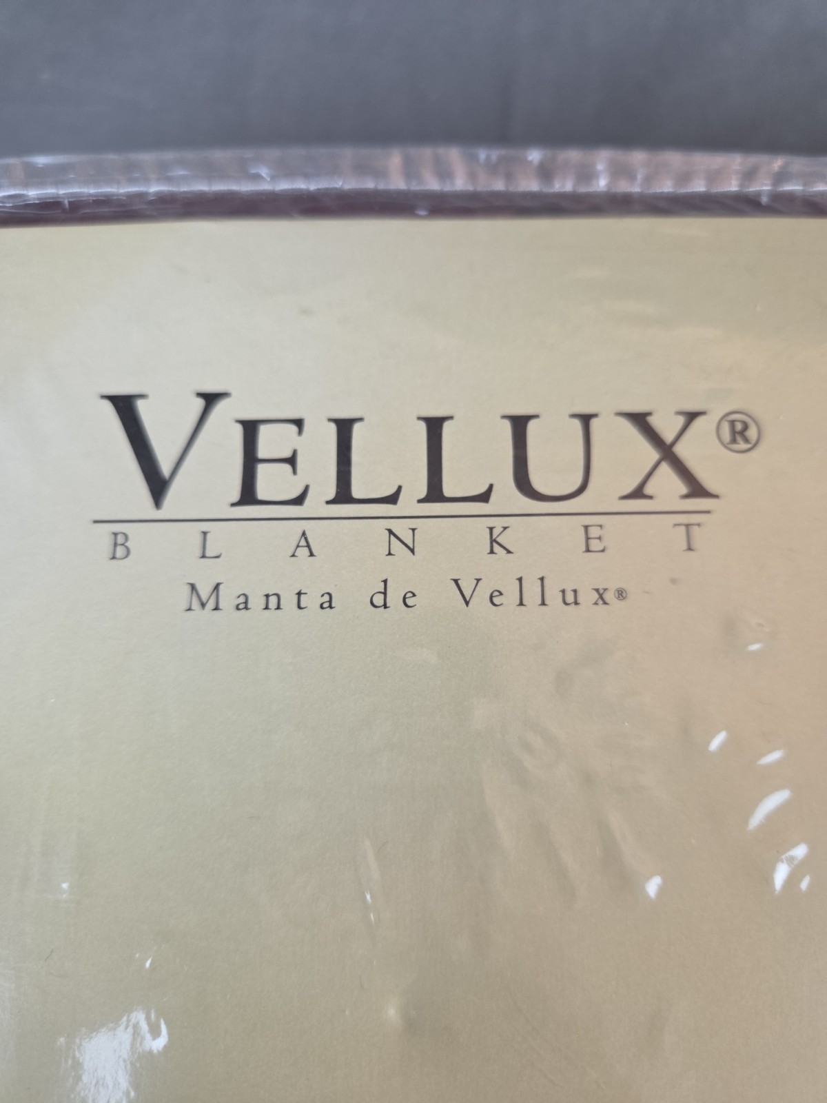 NIP Ultra Touch VELLUX Twin Blanket - Maroon 66" x 90" Velvety Soft Plush gallery