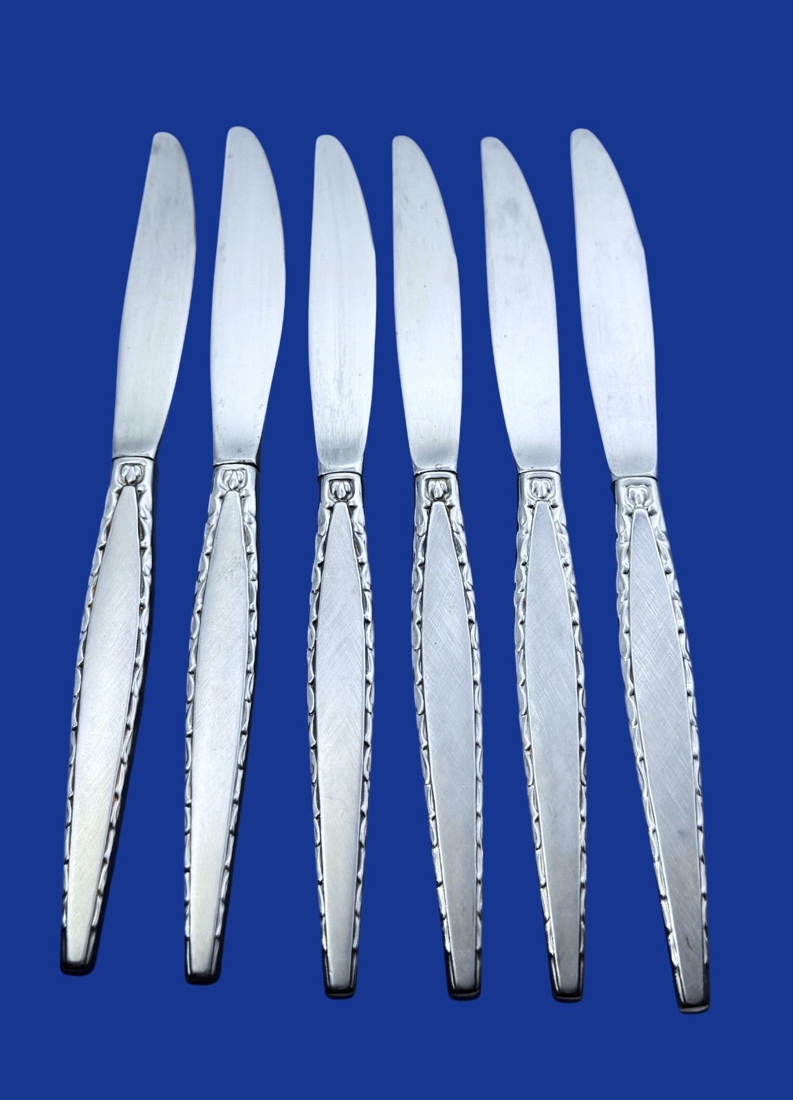 Oneida VENETIA Community Stainless Flatware -- Set of 6 Dinner Knives 9 1/8" gallery