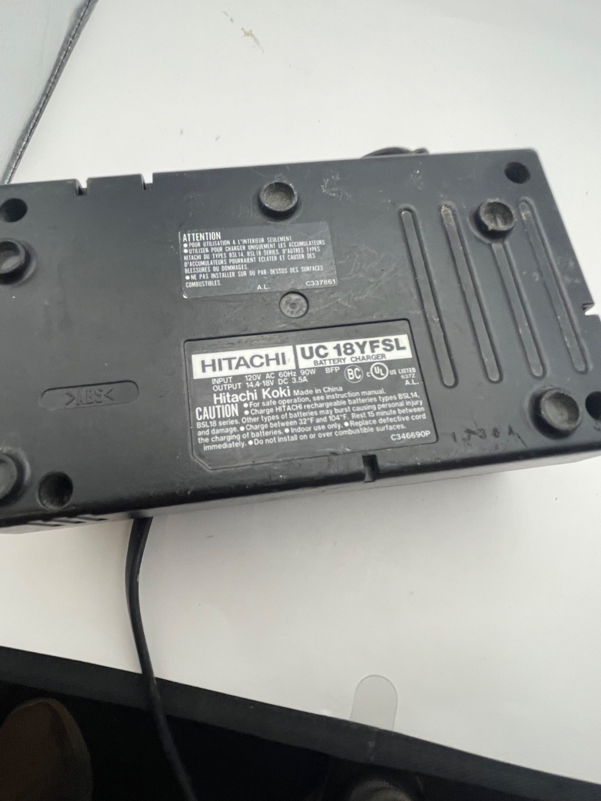 Hitachi UC18YFSL 14.4V 18V Li-Ion Battery Charger Tested Working OEM gallery