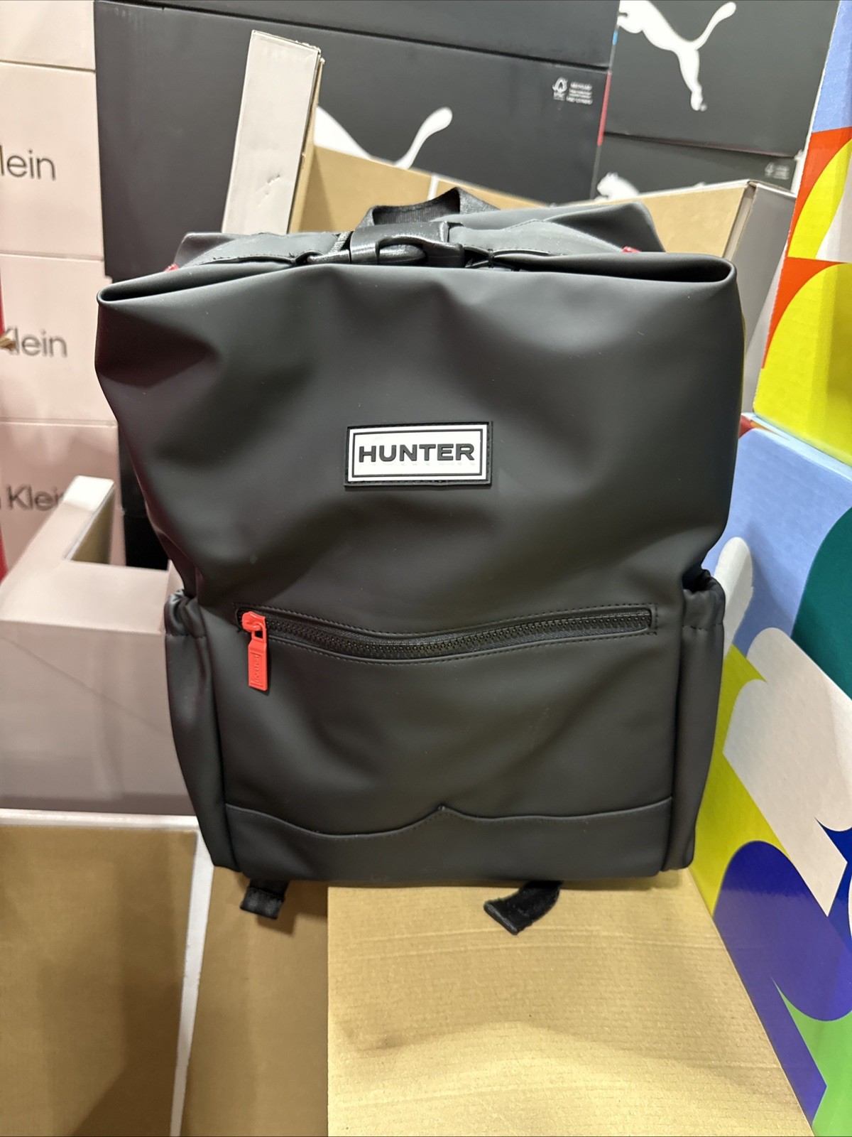 HUNTER Top Clip Backpack Smooth Black with Red Zipper