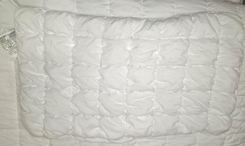 Laurel 2-piece Puff Comforter Set - White - King Size - 1 Comforter 1 Sham USED gallery