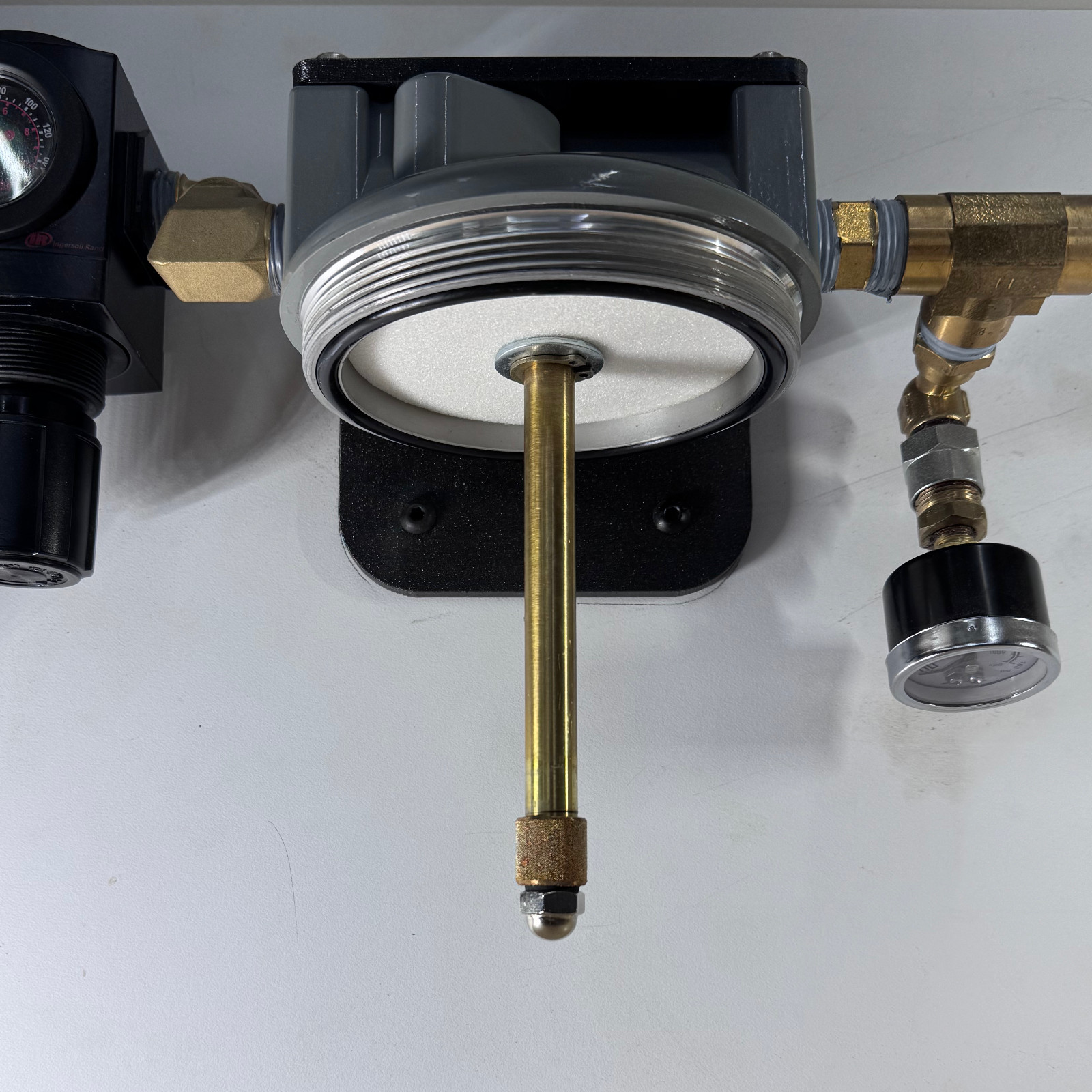 Milton Pneumatic Filter Desiccant Dryer Wall Mount Bracket gallery