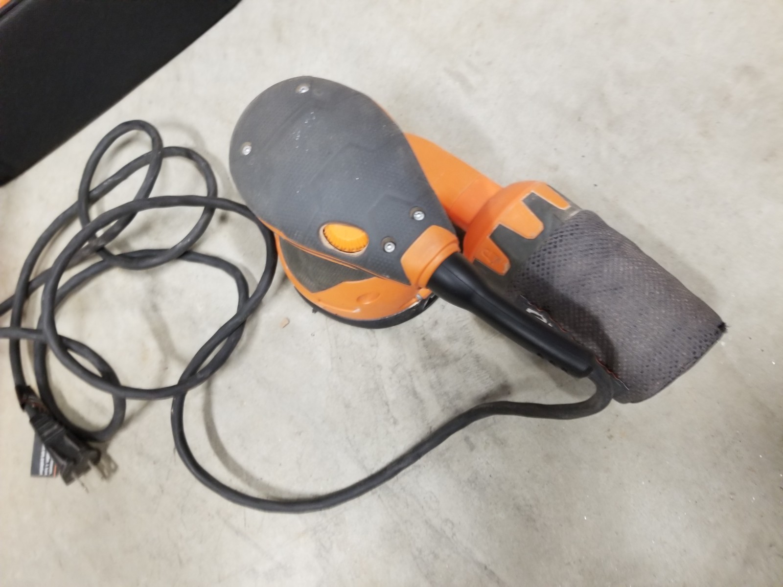 RIDGID R26011 5 in. Random Orbit Sander Variable Speed w/ Carry Case gallery