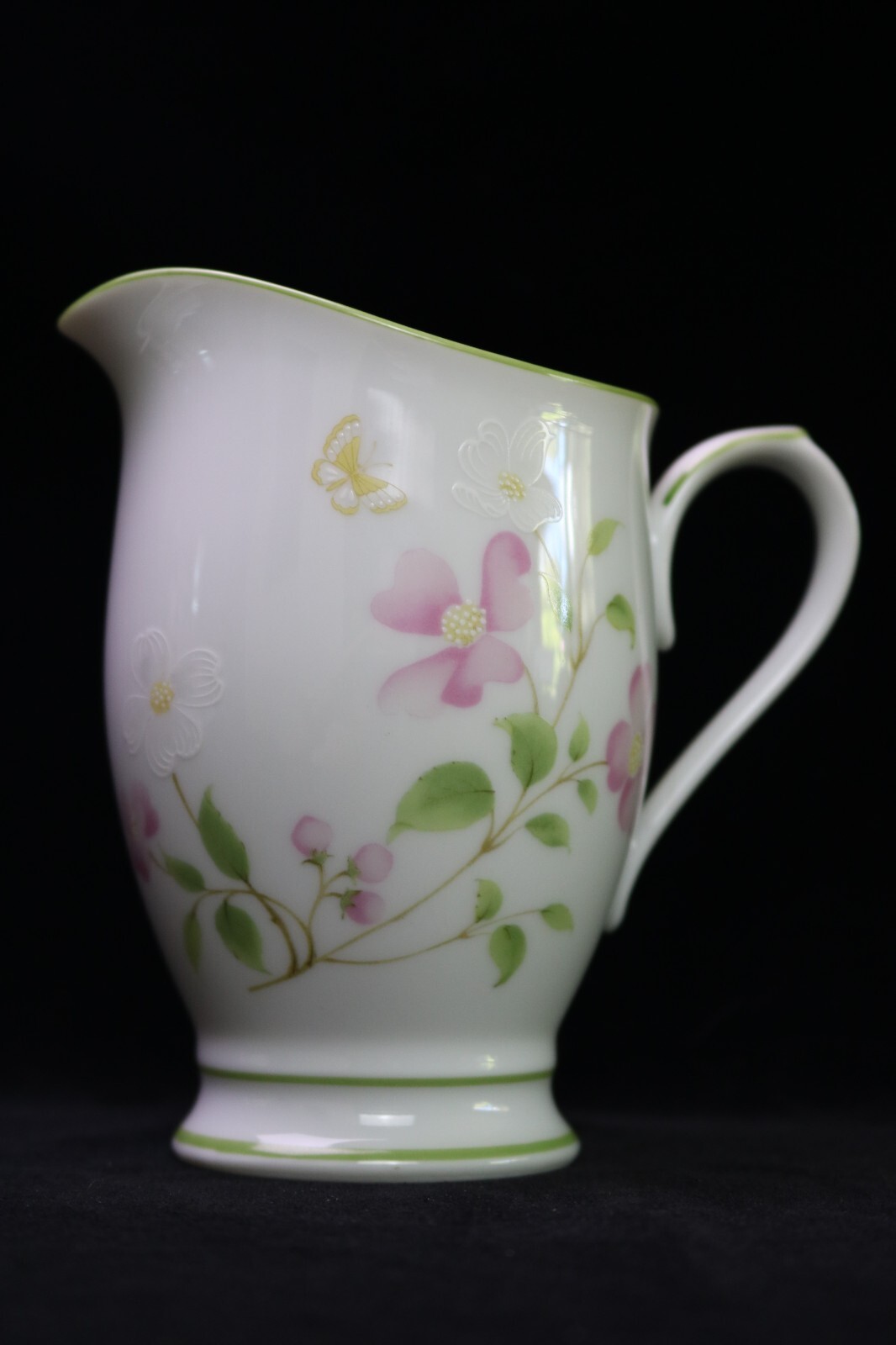 Noritake Japan First Blush 2605 CREAMER Pink, White Dogwood Flowers Green Rim gallery