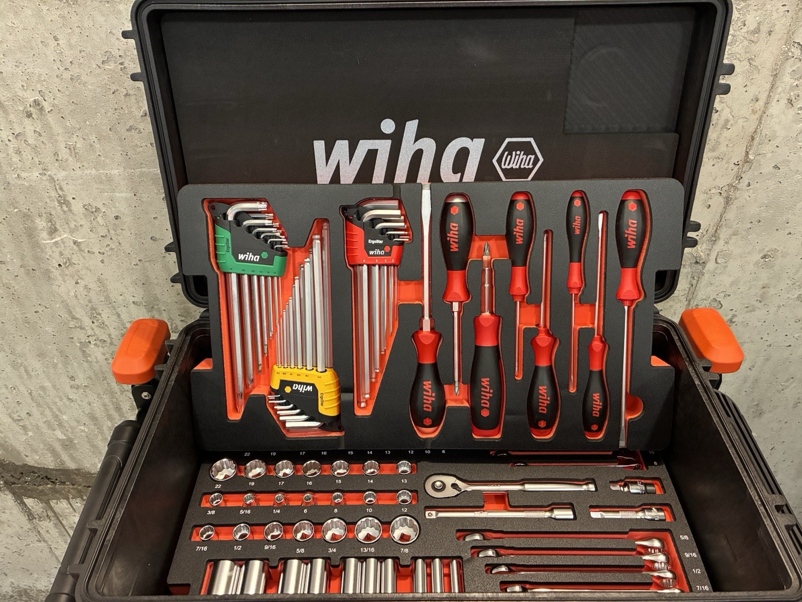 Wiha Mixed Tool Set Hard Case w/ Screwdriver, Sockets, Ratchet SAE/Metric gallery