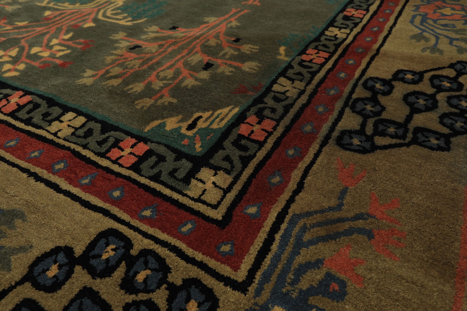 10x14 Hand Tufted Wool Gray/Green undertone Donegal Arts & Crafts Plush Pile Rug gallery