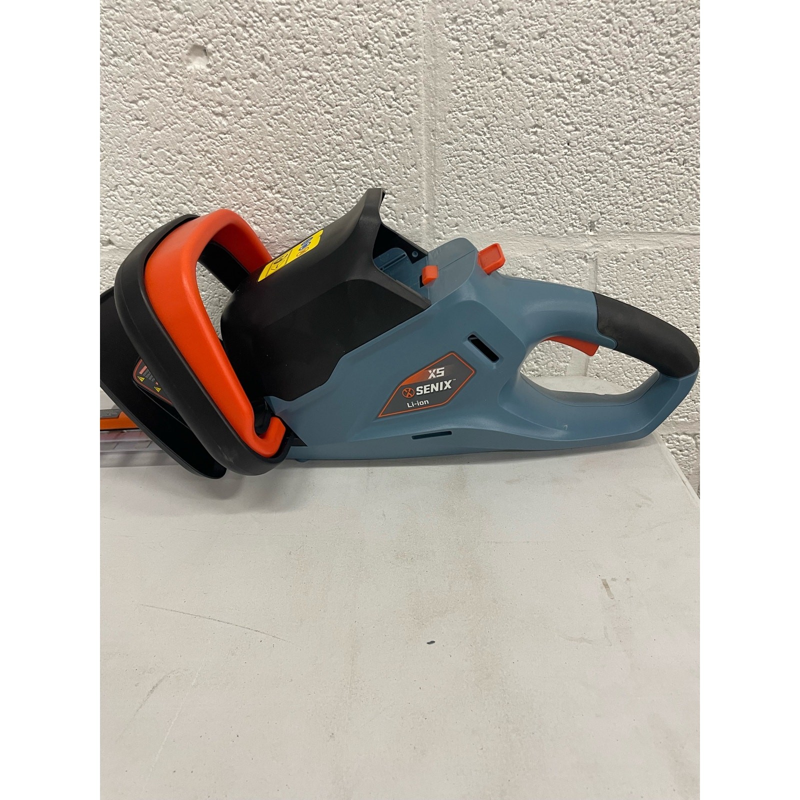 SENIX 58 Volt Max Battery Powered 22-Inch Cordless Hedge Trimmer TOOL ONLY gallery