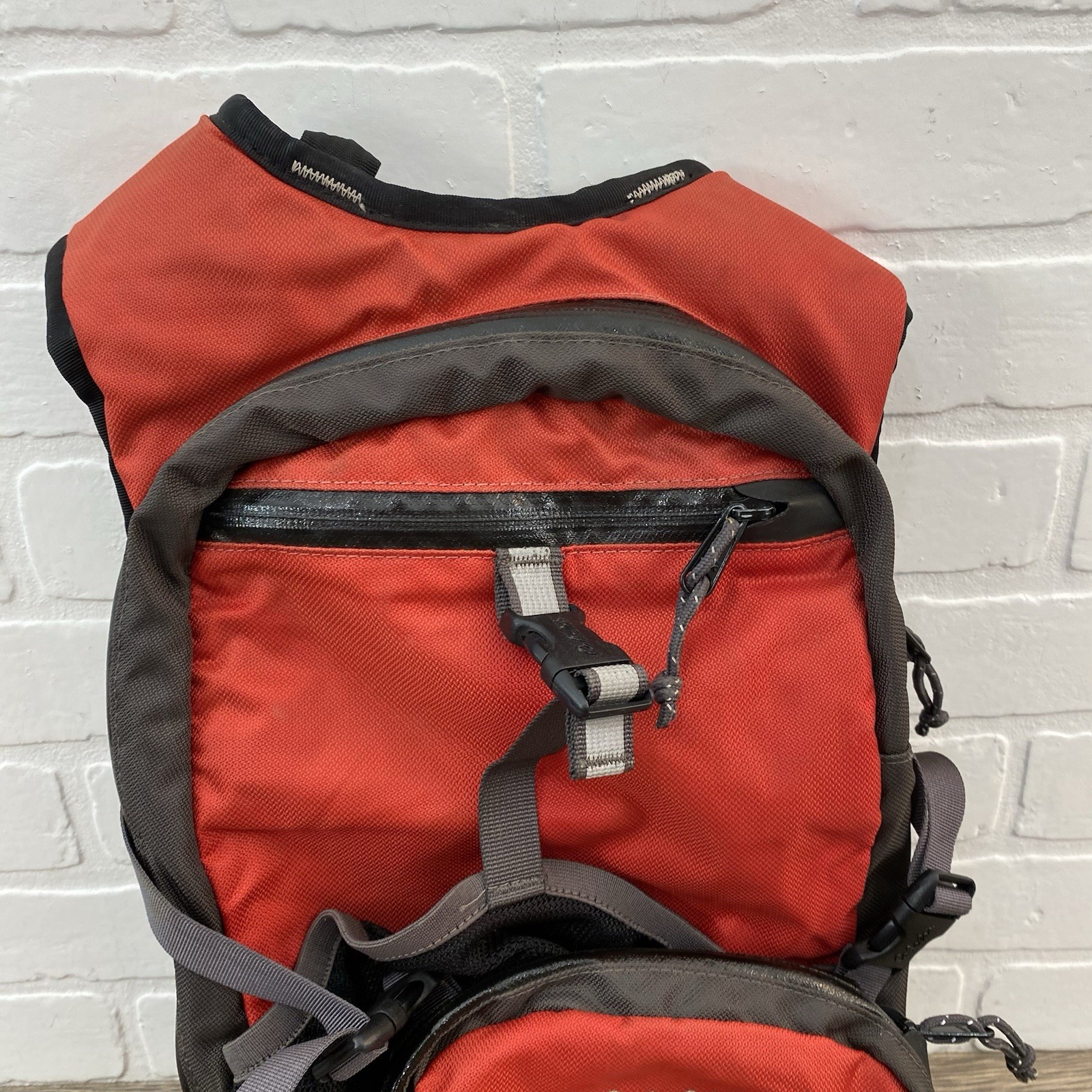 Cabela's Hydration Hiking Red Backpack No Bladder Padded Adjustable Pull Straps 3