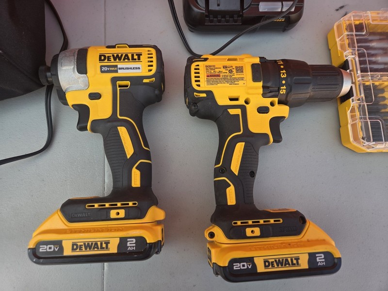 DeWALT DCK277 20V MAX Brushless Drill & Impact Driver Combo Kit gallery